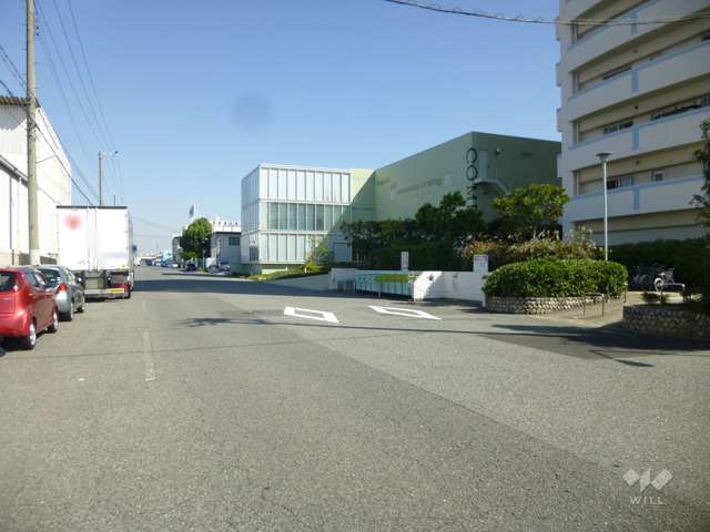 敷地北側の前面道路