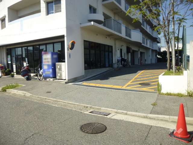 駐車場出入り口