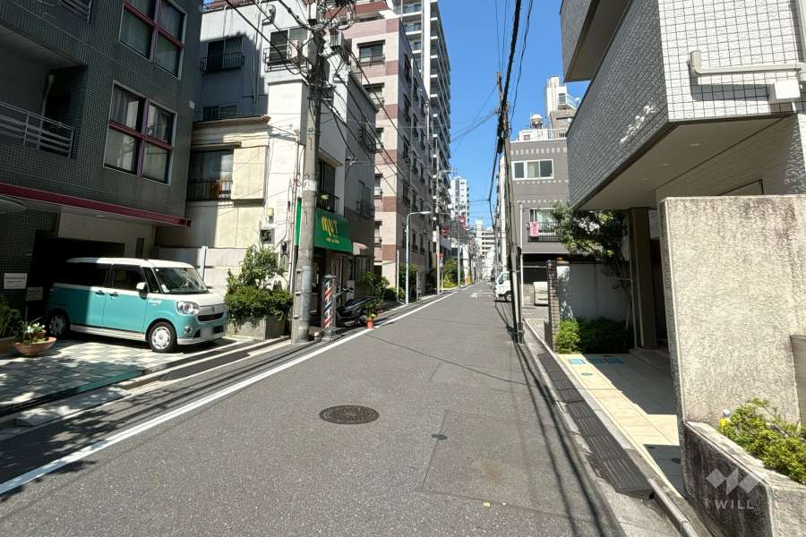 敷地東側の前面道路　