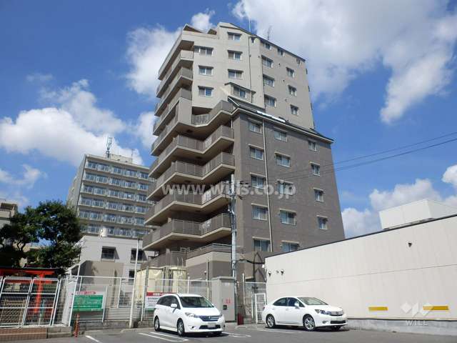 パーク・ノヴァ本山の外観（東側から）