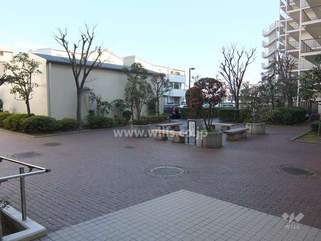 敷地内の広場