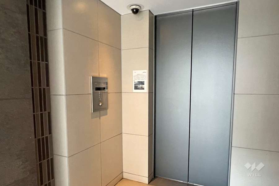 エントランスはオートロック付きです。