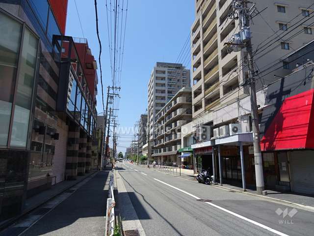 敷地南側の前面道路