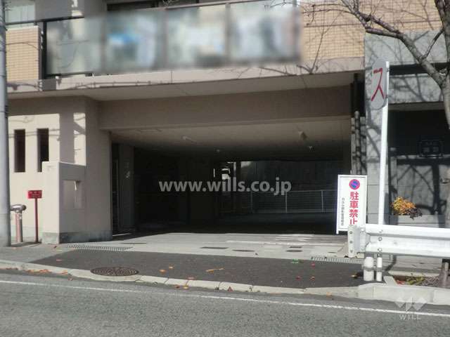 駐車場出入り口