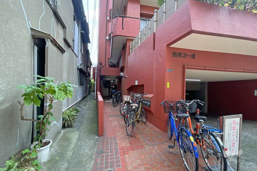 敷地の出入り口