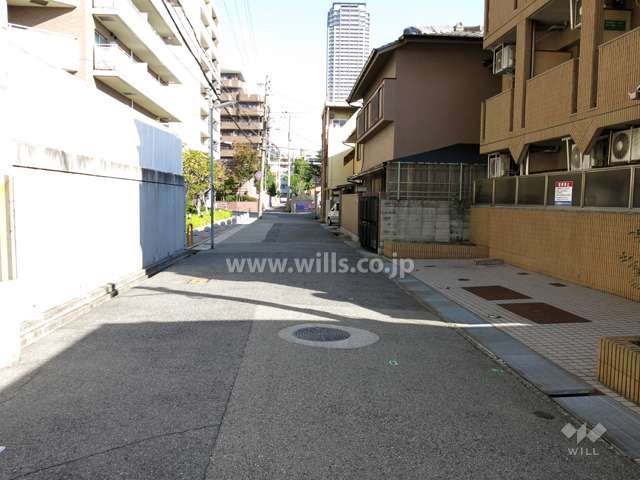 敷地北側の前面道路