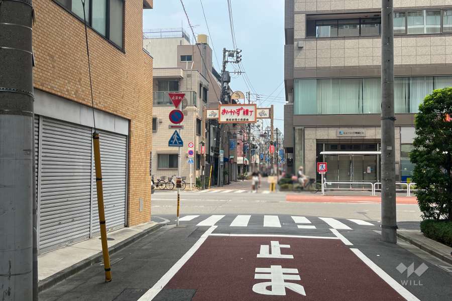 敷地南側の前面道路