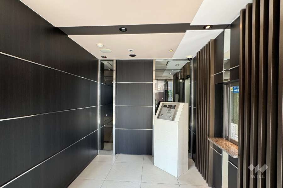 エントランスはオートロック付きです。