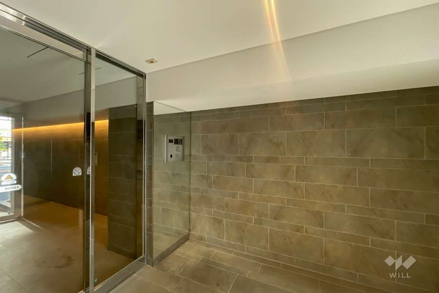 エントランスはオートロック付きです。