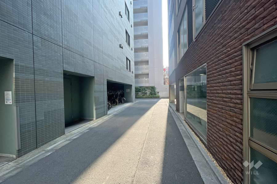 敷地南側の前面道路