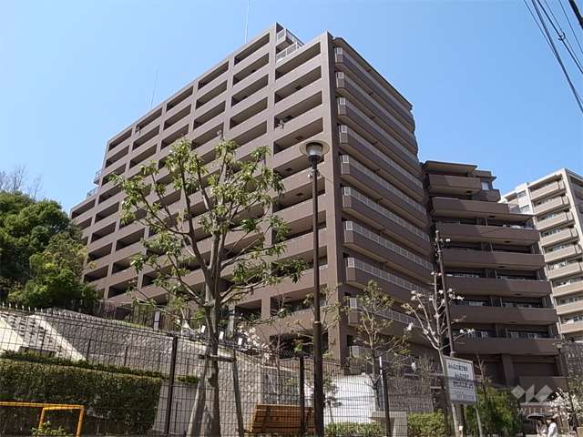 藤和宝塚武庫山ホームズの外観（南東から）