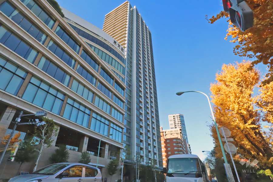 ブリリアタワー上野池之端の外観（南東側から）