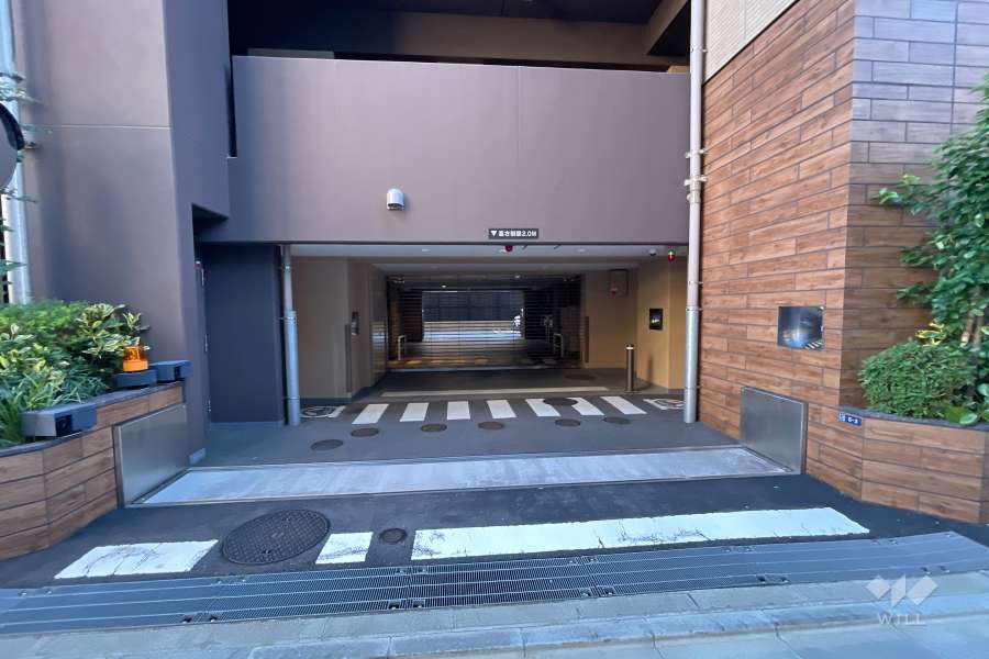 駐車場の出入り口　