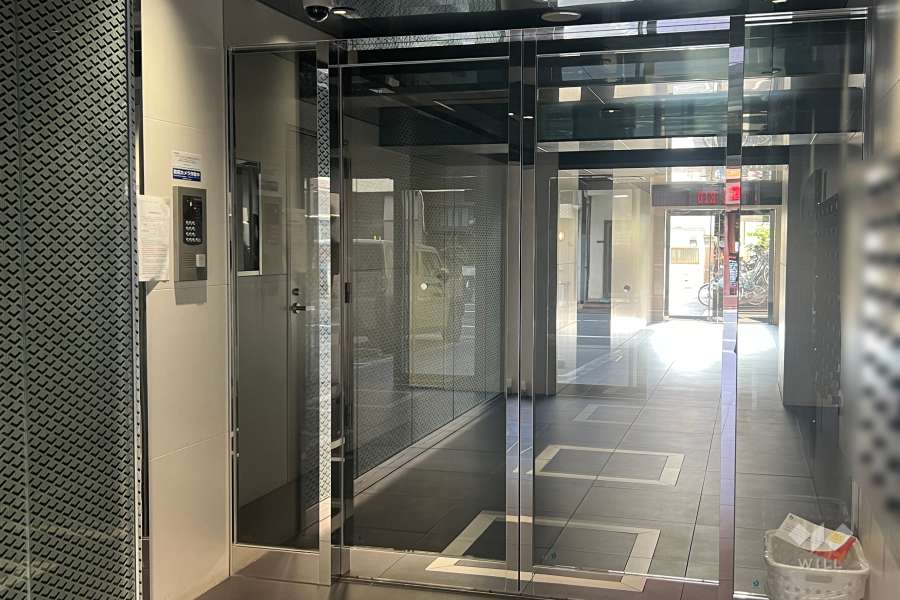 エントランスはオートロック付きです。