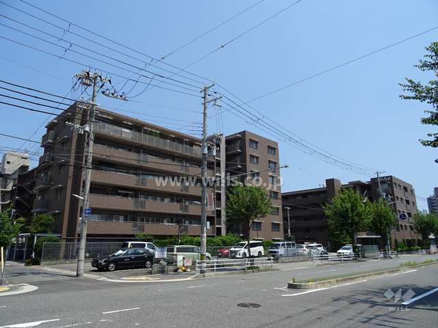 甲南山手パーク・ホームズヴェルデブルーヴェルデ館の遠景。手前がヴェルデ館、奥がブルー館です。