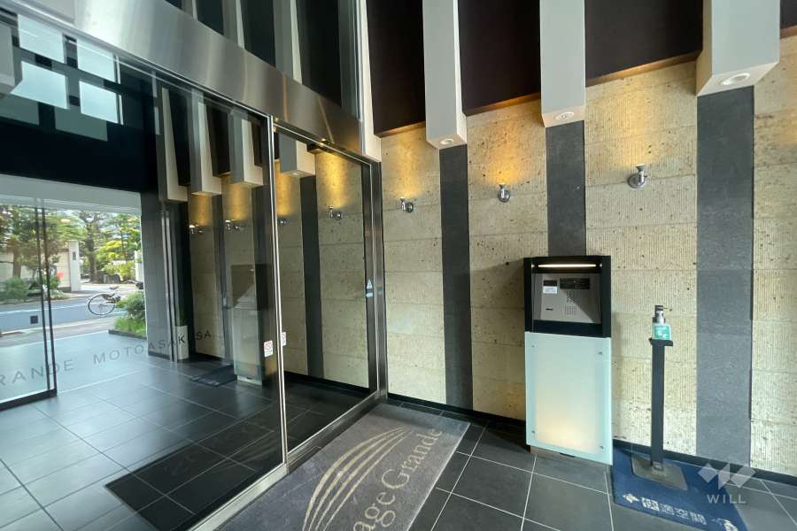 エントランスはオートロック付きです。