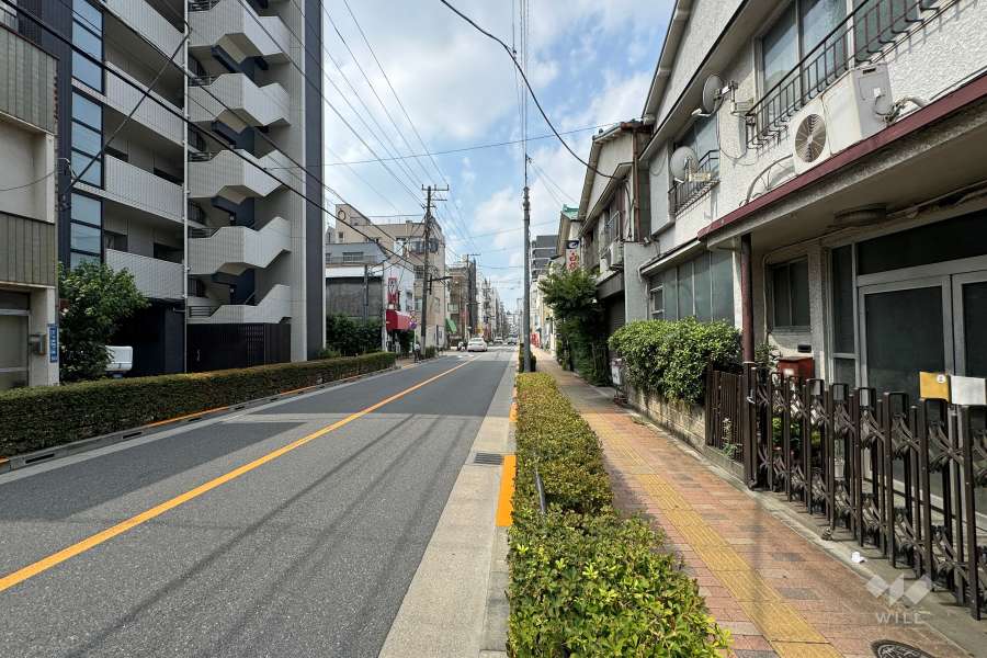 敷地北西側の前面道路