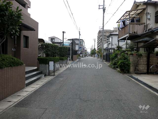 敷地北側の前面道路
