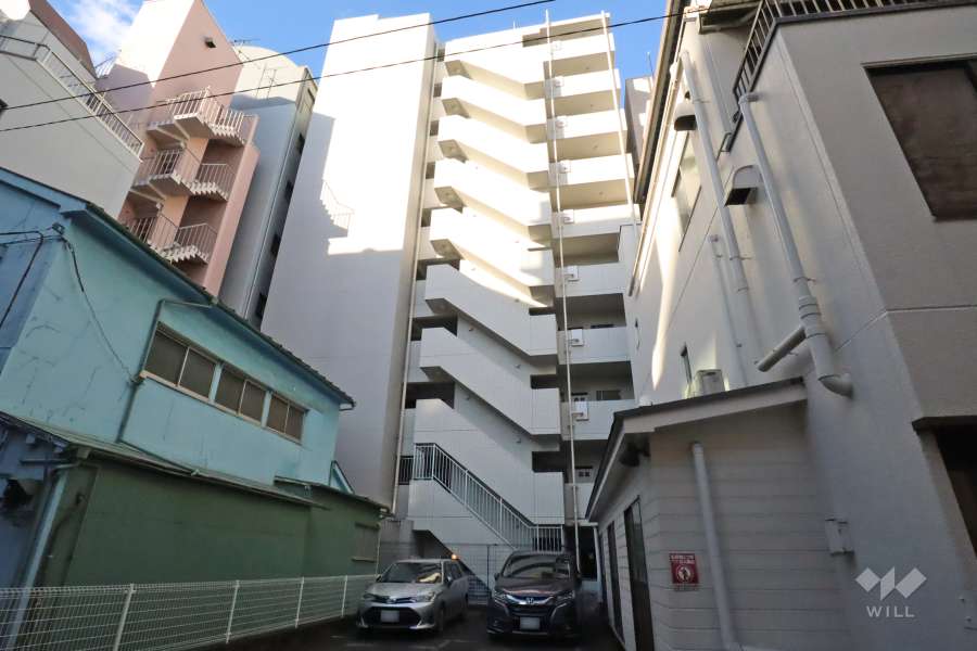 ステージファースト仲御徒町の外観（南側から）