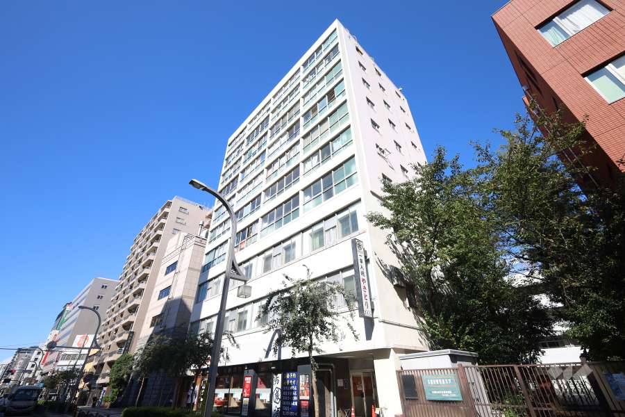 田原町ビル（上條ビル）の外観（南東側から）　