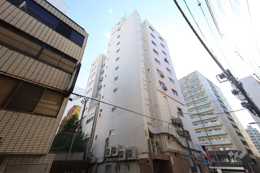 田原町ビル（上條ビル）の外観（北西側から）　