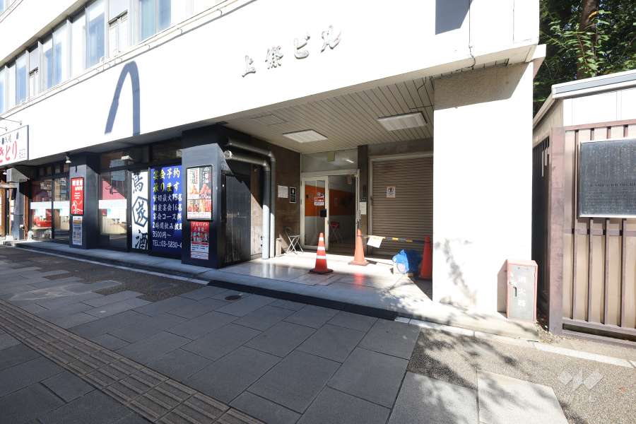 敷地入り口