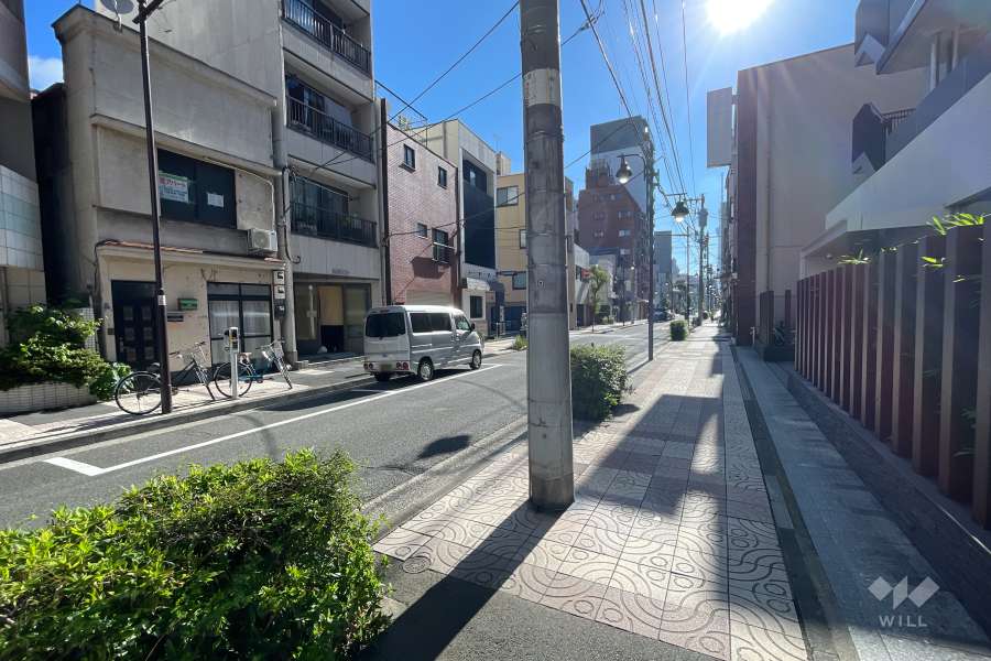 敷地南側の前面道路