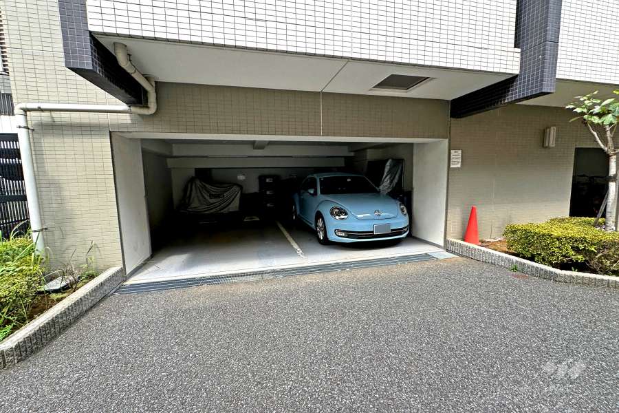 敷地内駐車場（屋内平面式）