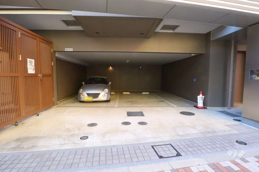 敷地内駐車場（屋内平面式）
