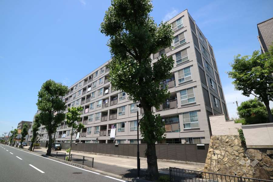 甲子園第8コーポラスB棟の外観（東側から）