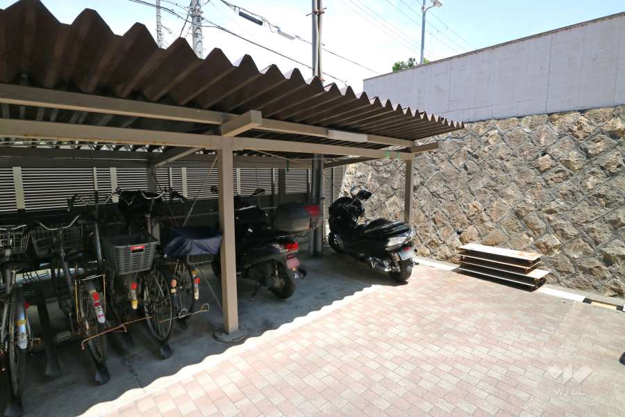 B棟側のバイク置場