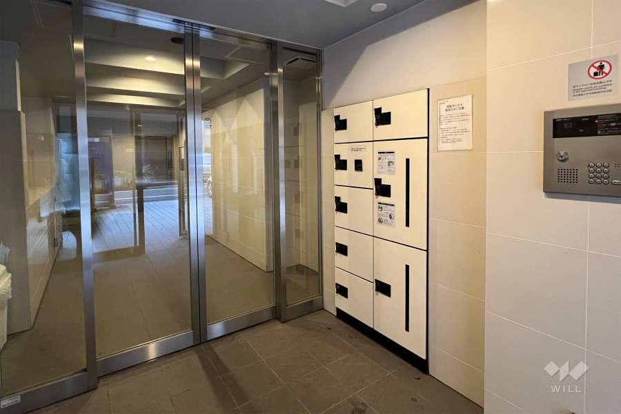 エントランスはオートロック付きです。