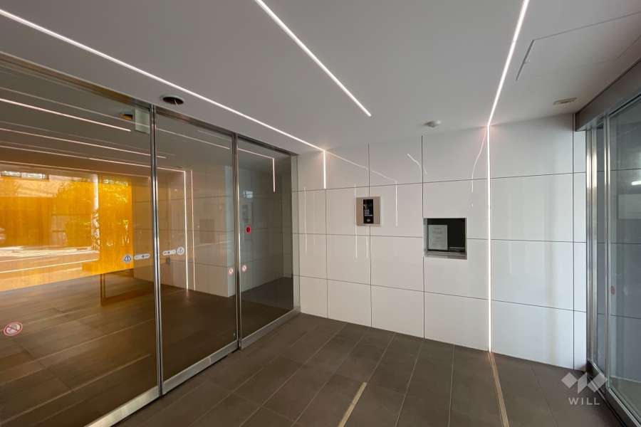 エントランスはオートロック付きです。