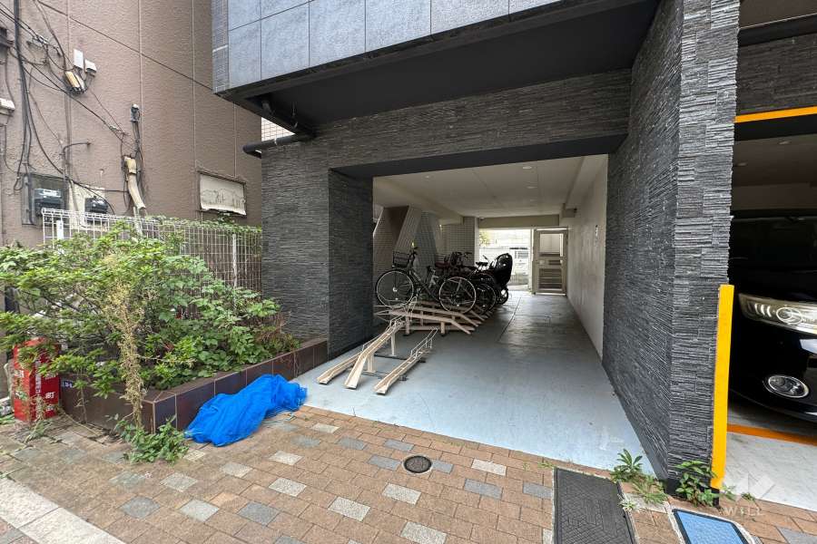 屋内に設けられた駐輪場