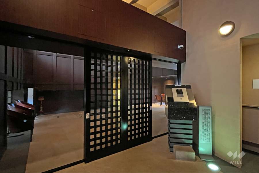 エントランスはオートロック付きです。