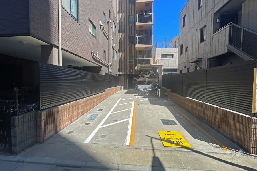 カーシェアリング用駐車場と駐輪場