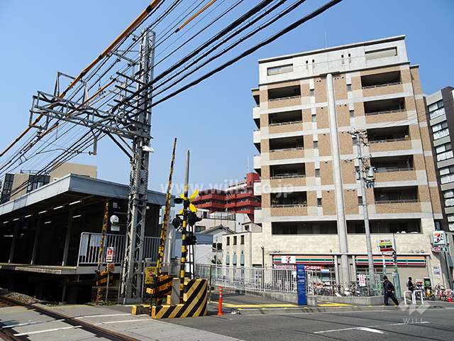 ドルフ深江スタツィオの遠景。敷地の南側に阪神「深江」駅があります。