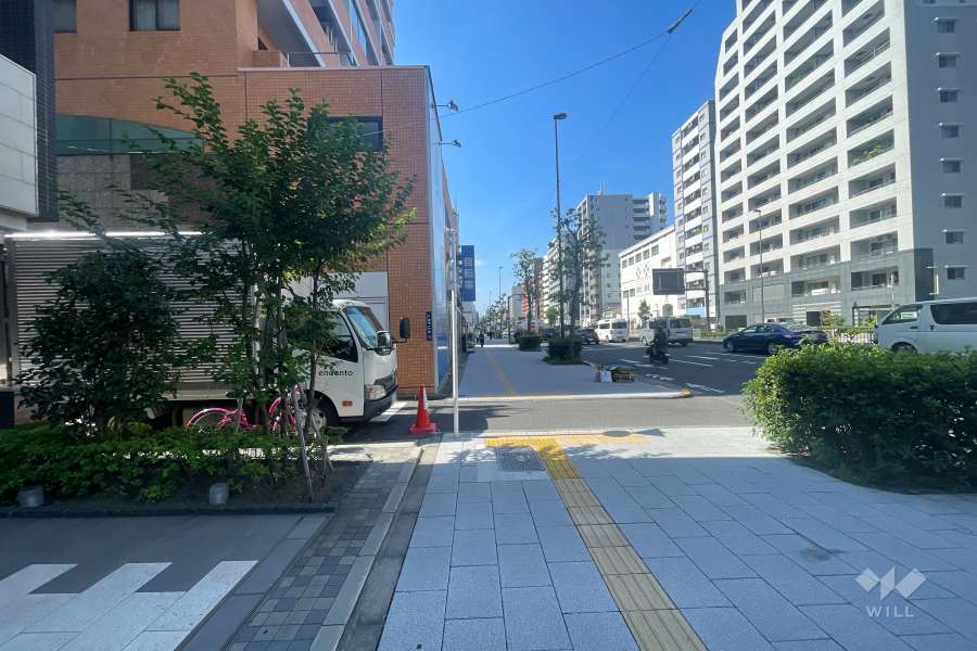 敷地北西側の前面道路