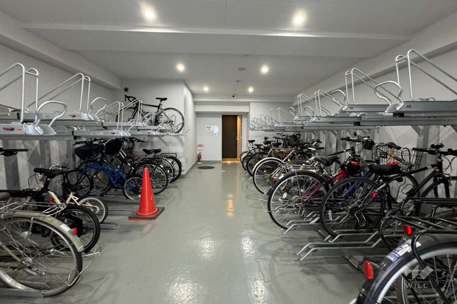 屋内に設けられた駐輪場