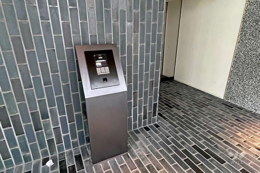 エントランスはオートロック付きです。