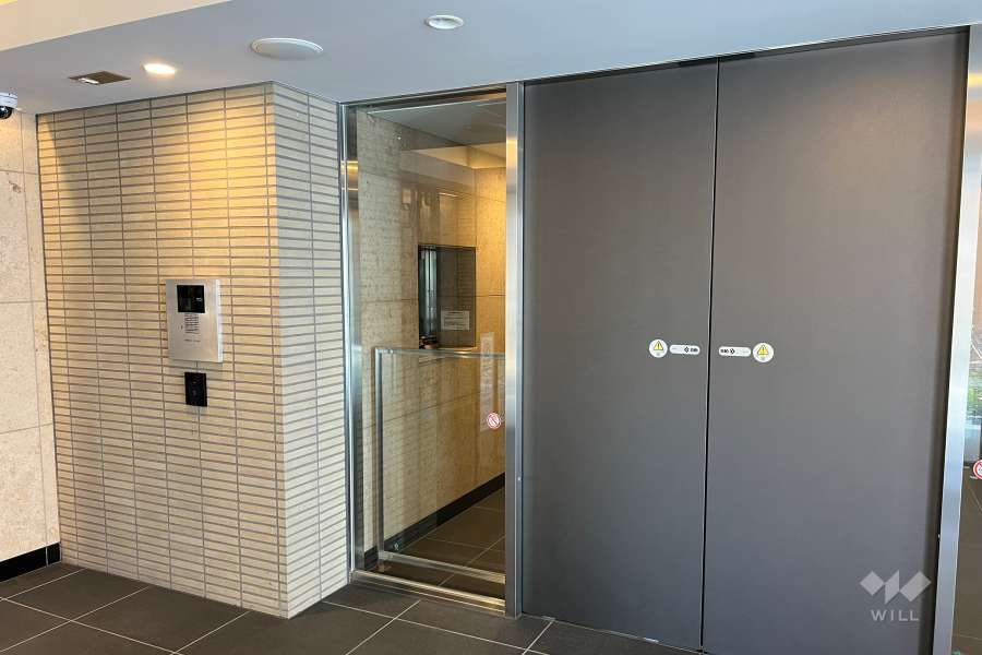 エントランスはオートロック付きです。