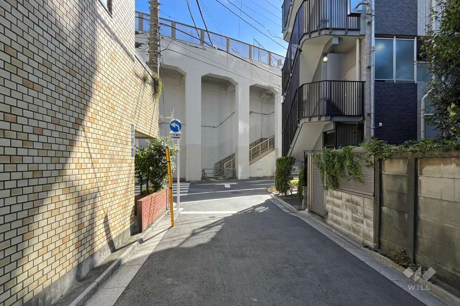 敷地南東側の前面道路　