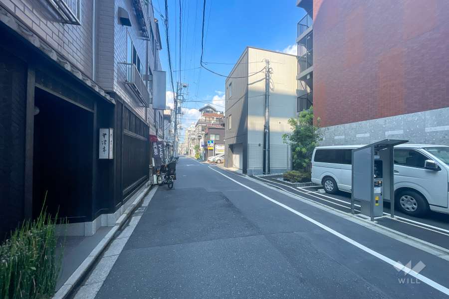 敷地西側の前面道路　