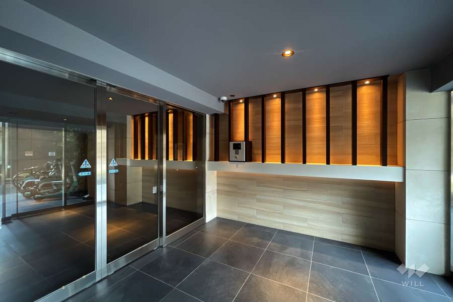 エントランスはオートロック付きです。