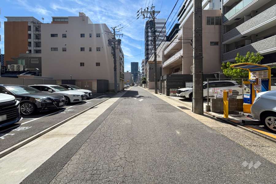 敷地北東側の前面道路