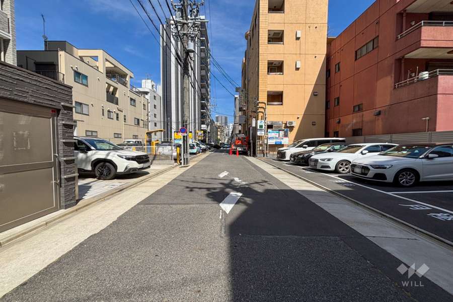 敷地北東側の前面道路