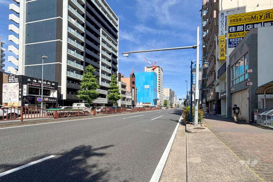 敷地南西側の前面道路