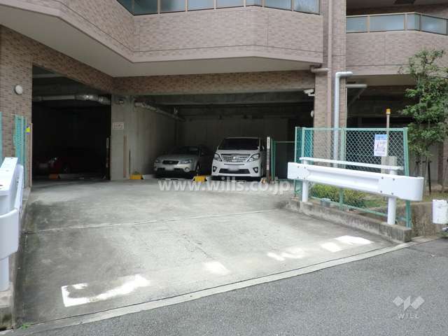 駐車場出入り口