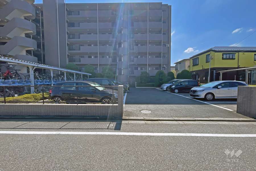 敷地内駐車場（屋外平面式）