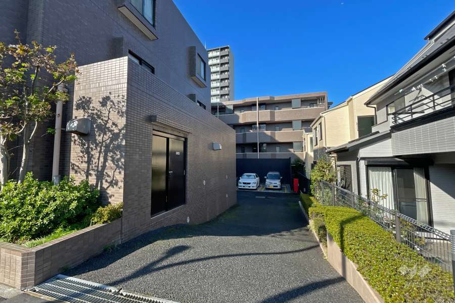 駐車場出入口